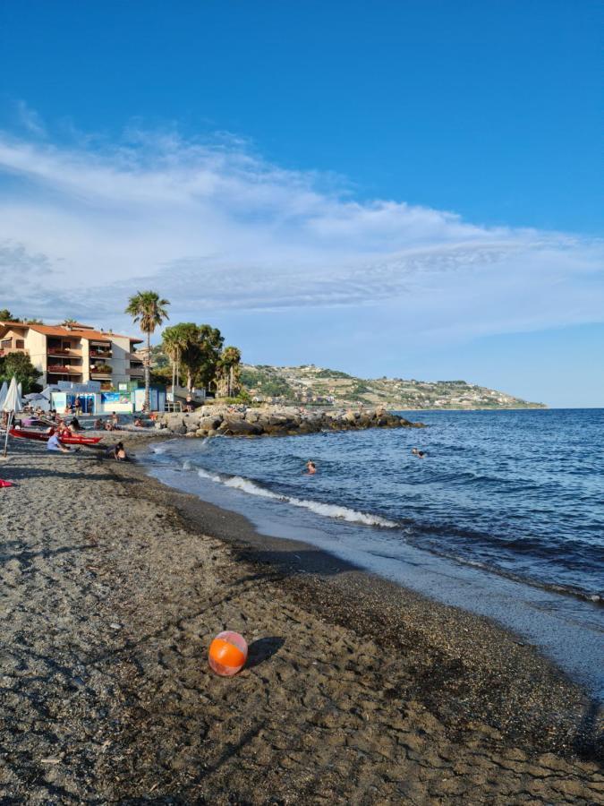 Casa Dell Amore 3 Санремо Экстерьер фото